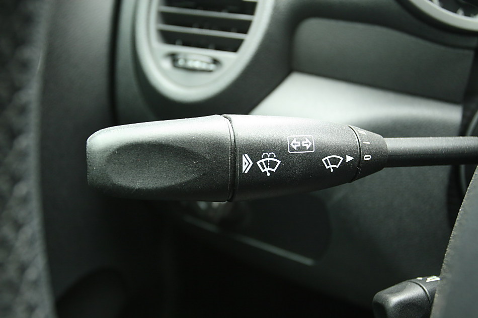 梅赛德斯-奔驰SLK200内饰图片