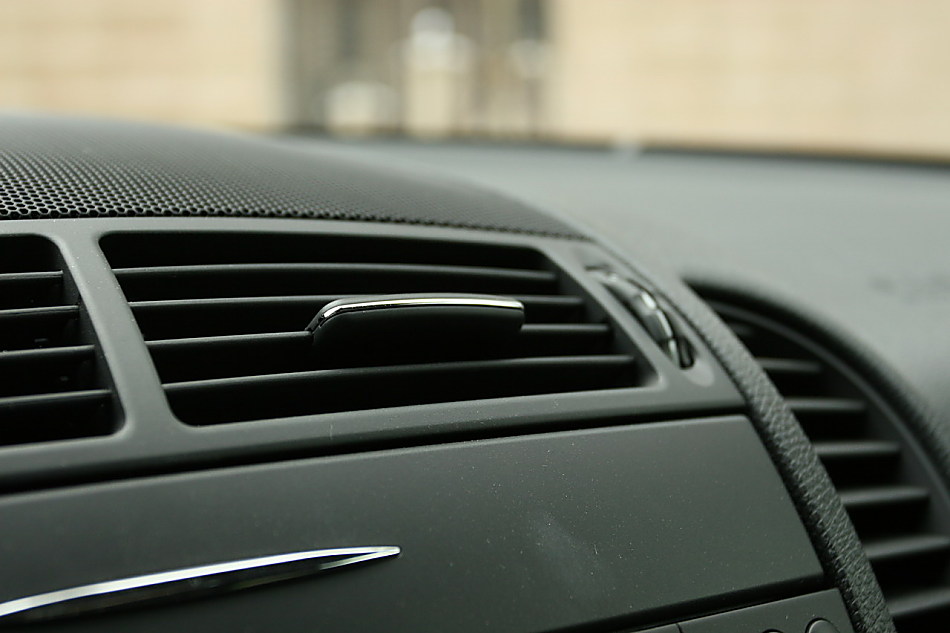 梅赛德斯-奔驰SLK200内饰图片