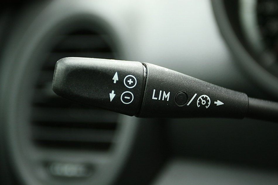 梅赛德斯-奔驰SLK200内饰图片