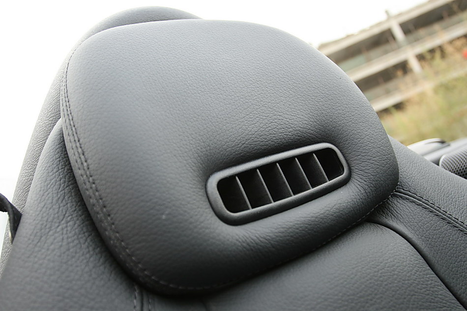 梅赛德斯-奔驰SLK200内饰图片