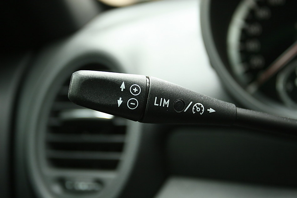 梅赛德斯-奔驰SLK200内饰图片