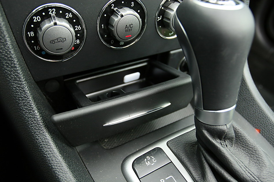 梅赛德斯-奔驰SLK200内饰图片