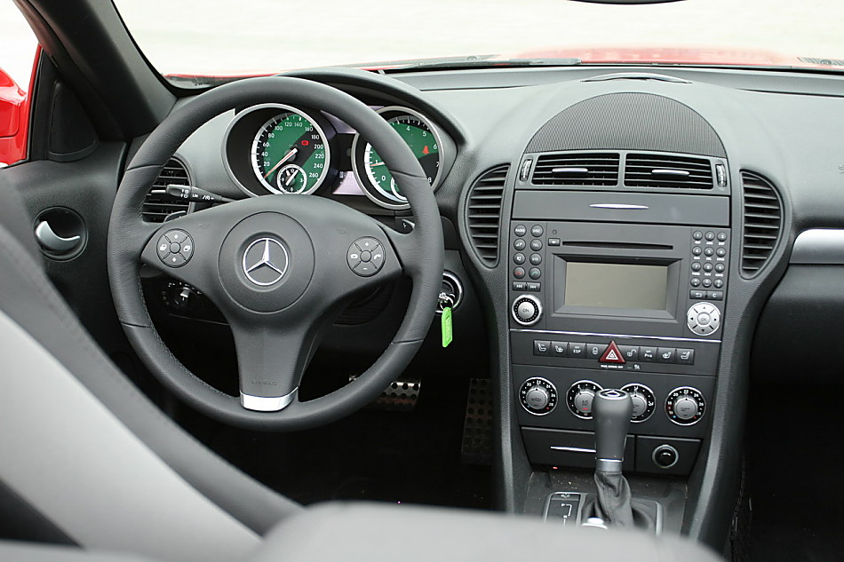 梅赛德斯-奔驰SLK200内饰图片