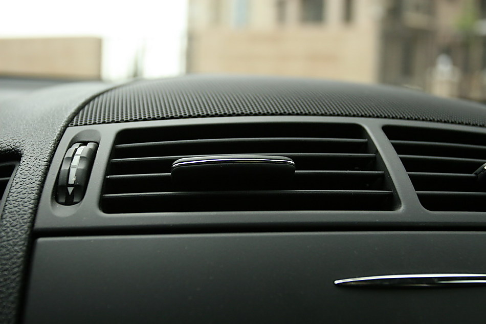 梅赛德斯-奔驰SLK200内饰图片