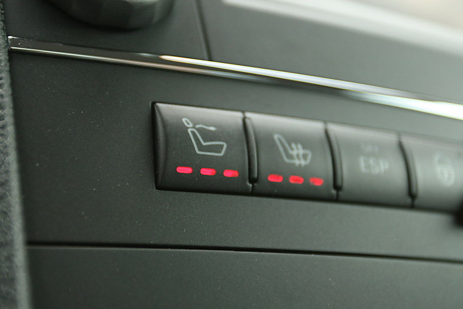 梅赛德斯-奔驰SLK200内饰图片