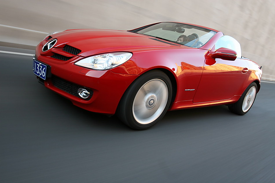 梅赛德斯-奔驰SLK200动态外观图片