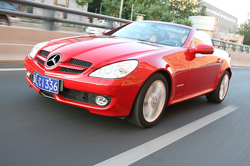 梅赛德斯-奔驰SLK200动态外观图片