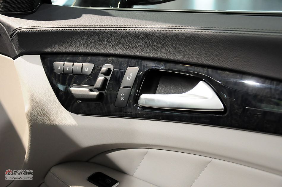 2012款奔驰CLS实拍