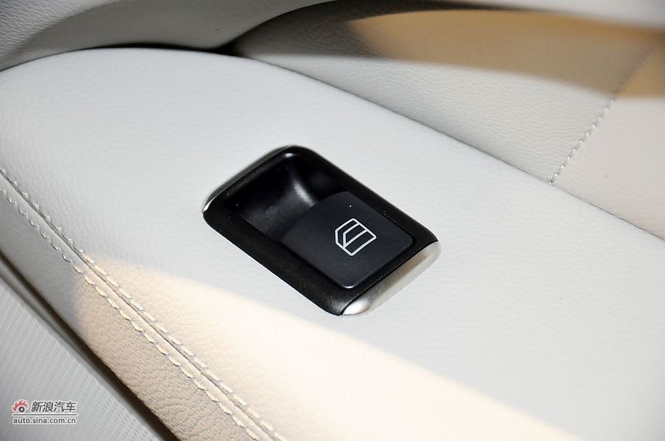 2012款奔驰CLS实拍