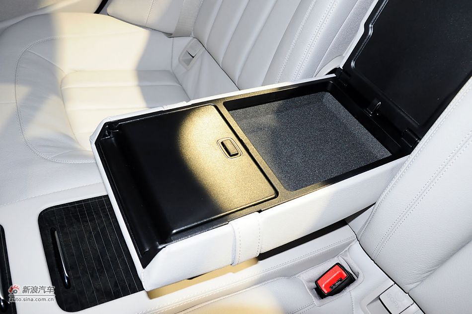 2012款奔驰CLS实拍