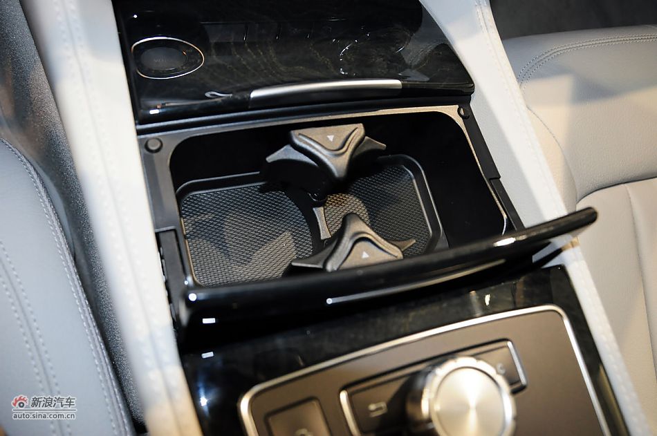 2012款奔驰CLS实拍