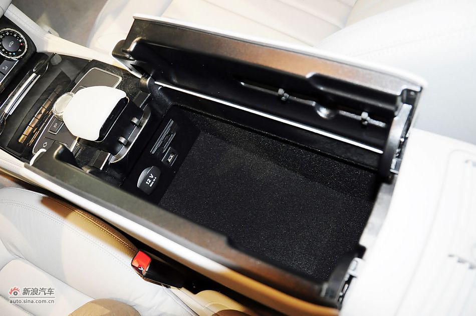 2012款奔驰CLS实拍