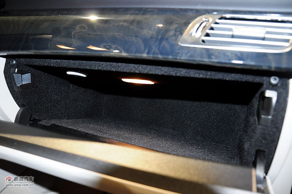 2012款奔驰CLS实拍