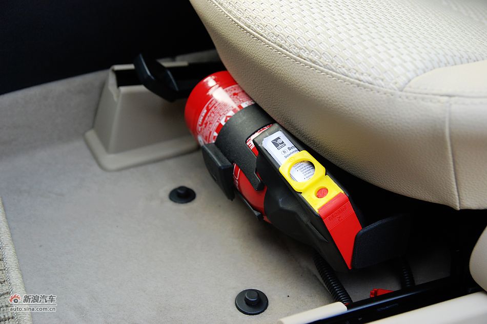 奔驰A级前排座椅