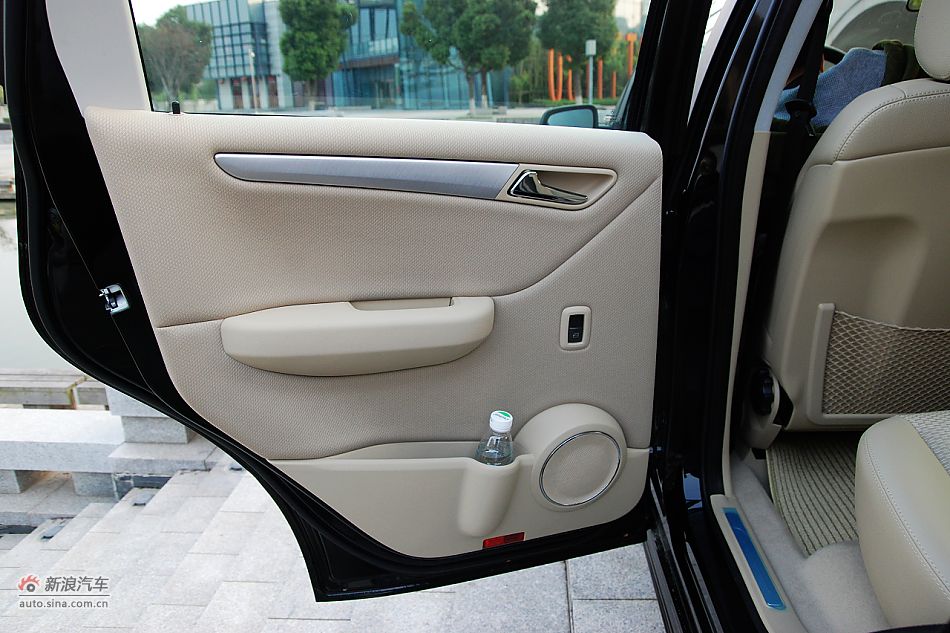 奔驰A级后侧车门