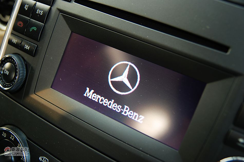 奔驰A级中控台
