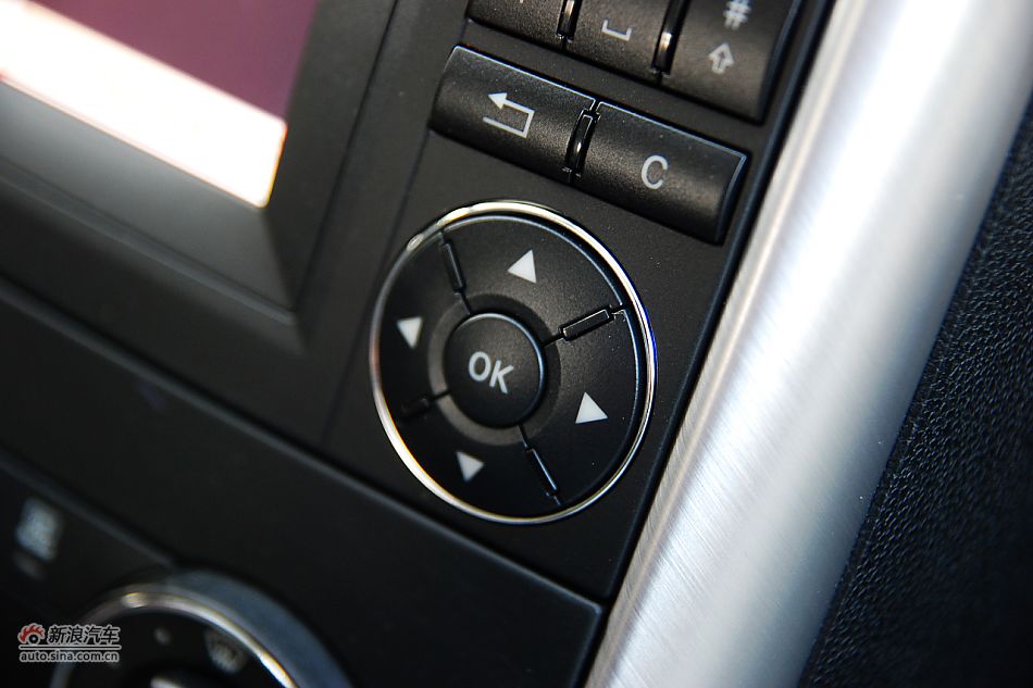 奔驰A级中控台