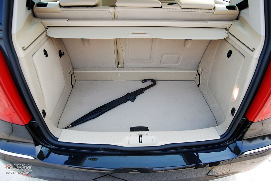 奔驰A级后备箱