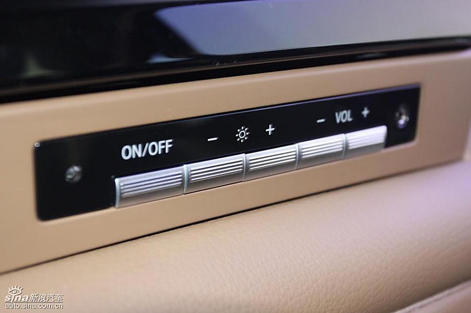 梅赛德斯-奔驰S350动感型轿车内饰实拍图