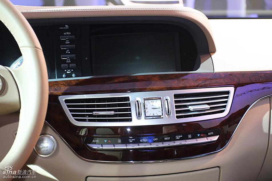 梅赛德斯-奔驰S350动感型轿车内饰实拍图
