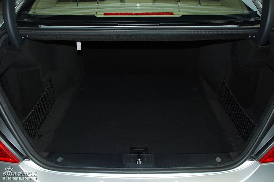 新一代奔驰S级轿车实拍图片欣赏