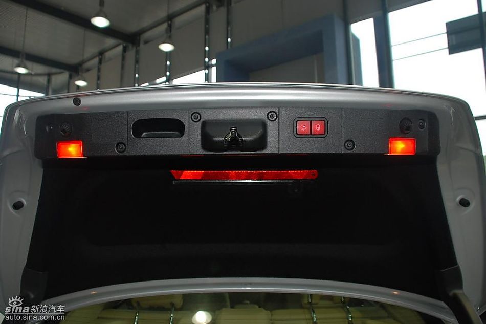 新一代奔驰S级轿车实拍图片欣赏