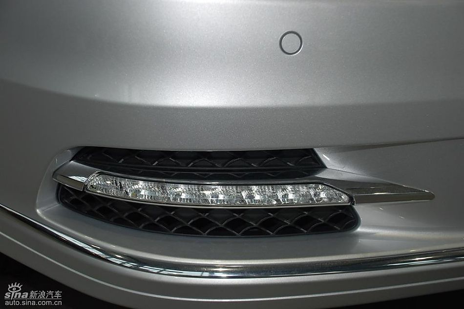 新一代奔驰S级轿车实拍图片欣赏