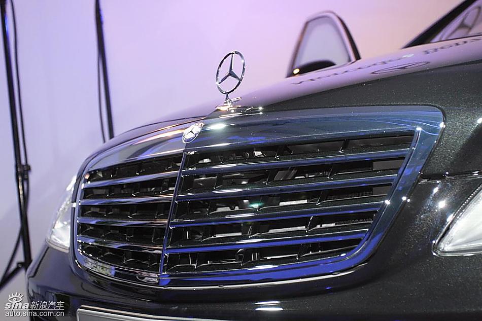 梅赛德斯-奔驰S350动感型轿车外观实拍图