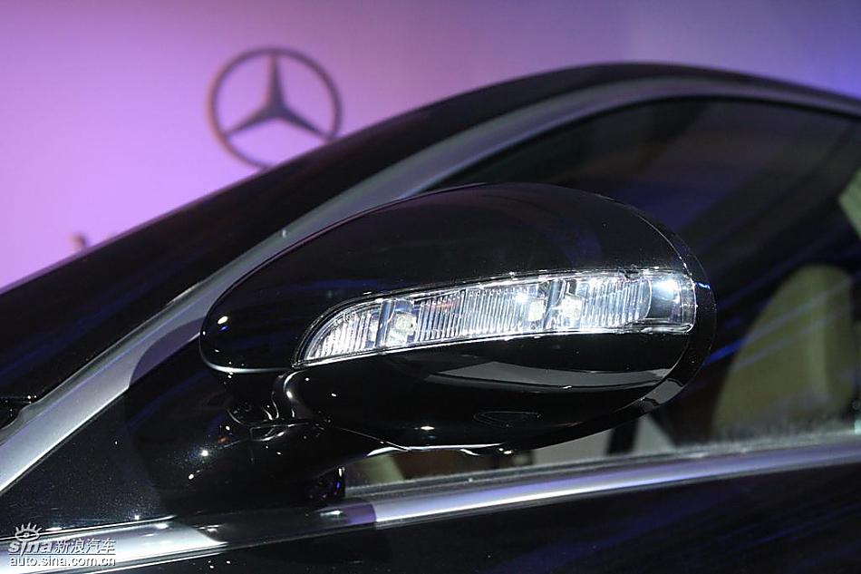 梅赛德斯-奔驰S350动感型轿车外观实拍图