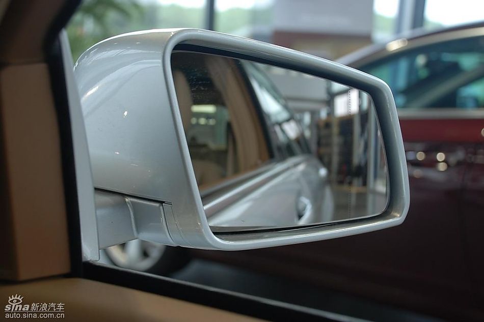 新一代奔驰S级轿车实拍图片欣赏