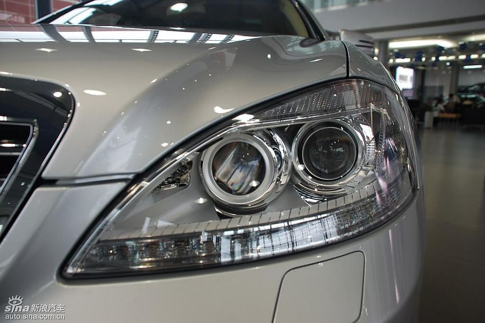 新一代奔驰S级轿车实拍图片欣赏