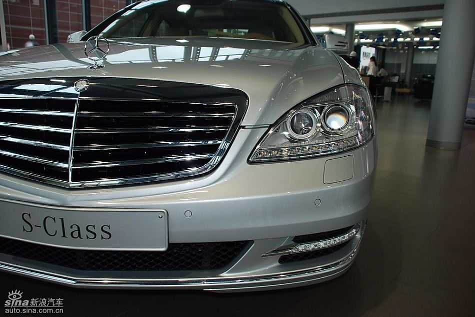 新一代奔驰S级轿车实拍图片欣赏