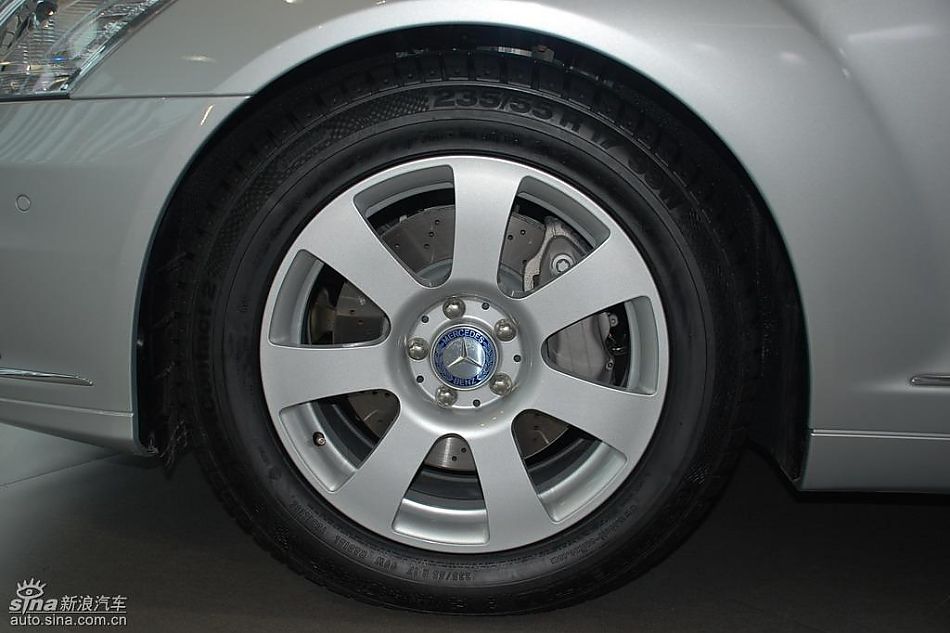 新一代奔驰S级轿车实拍图片欣赏