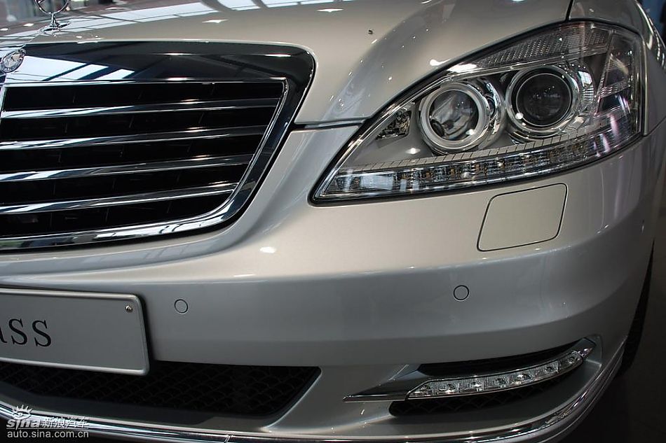 新一代奔驰S级轿车实拍图片欣赏