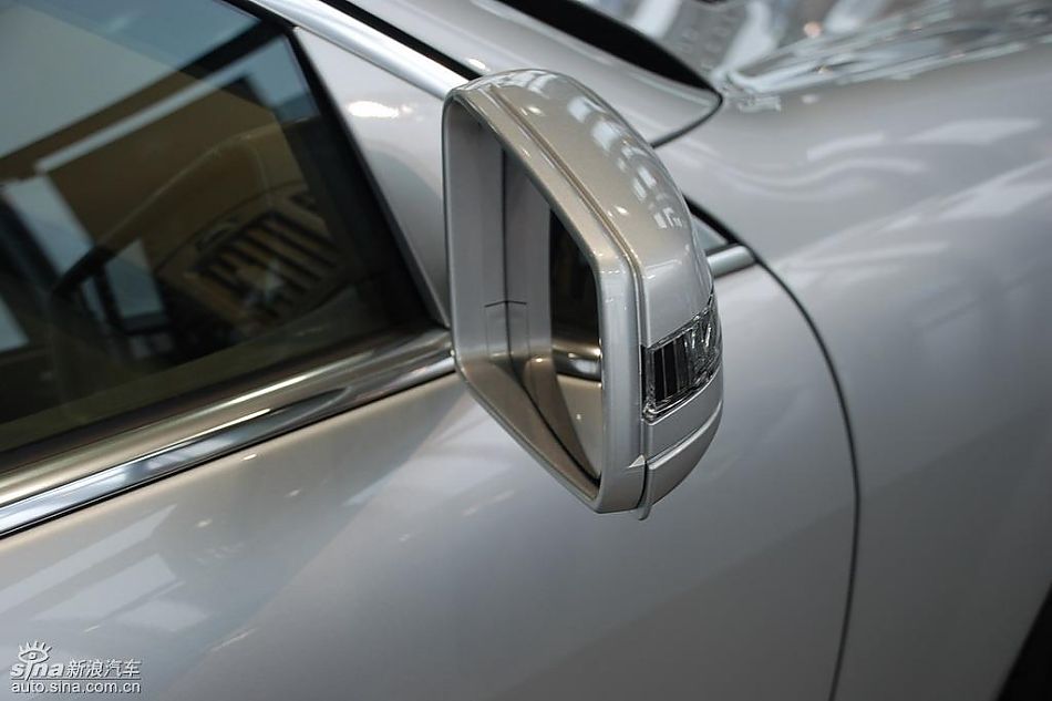 新一代奔驰S级轿车实拍图片欣赏