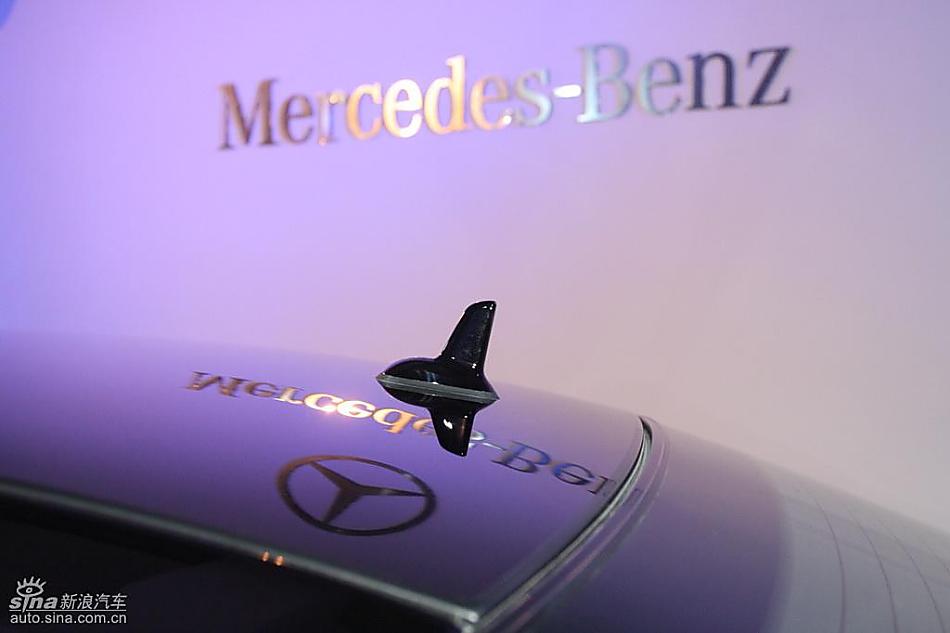 梅赛德斯-奔驰S350动感型轿车外观实拍图