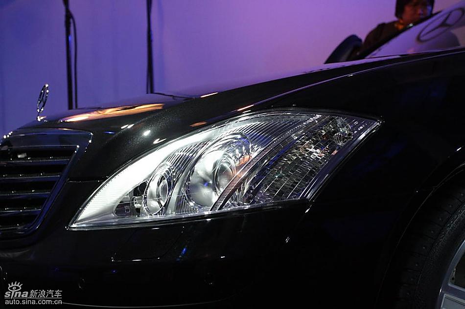 梅赛德斯-奔驰S350动感型轿车外观实拍图