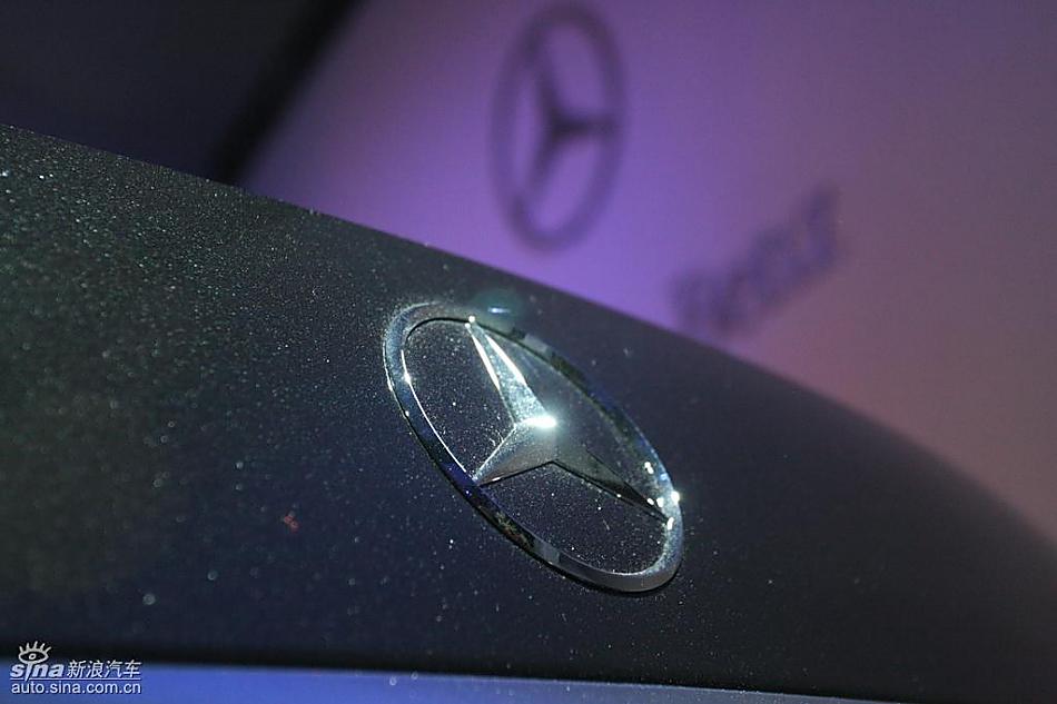 梅赛德斯-奔驰S350动感型轿车外观实拍图