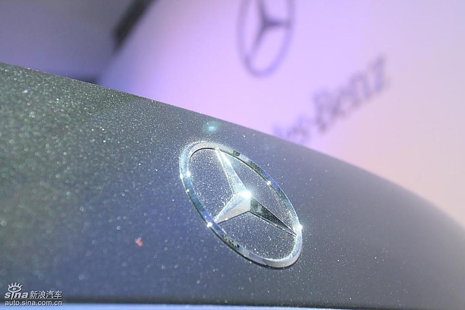 梅赛德斯-奔驰S350动感型轿车外观实拍图