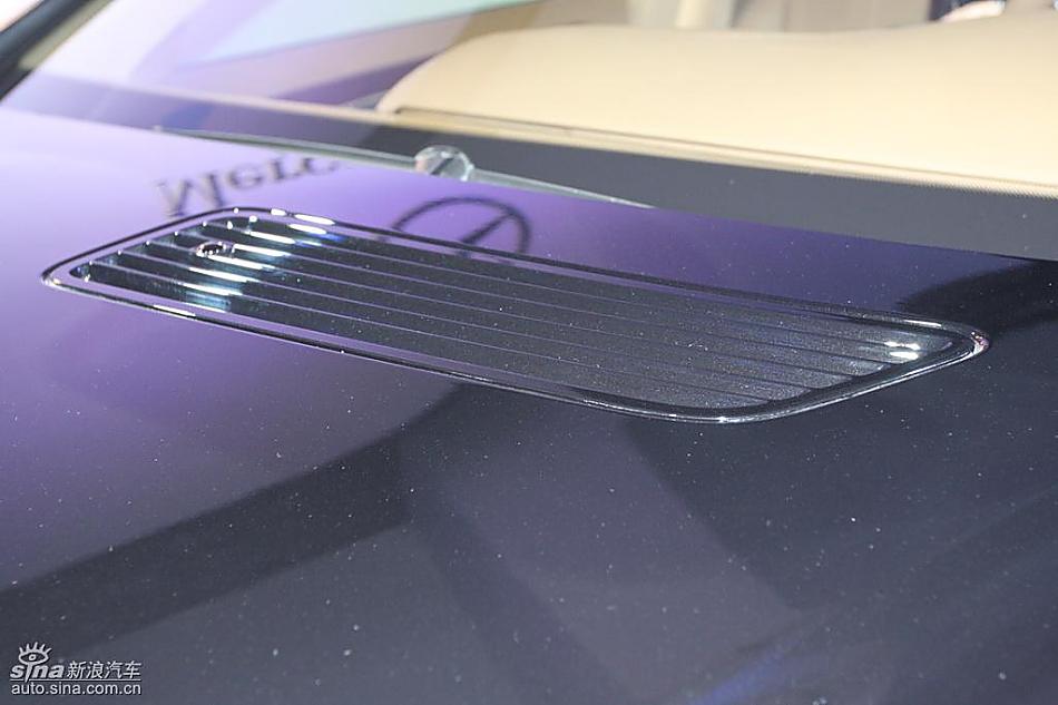 梅赛德斯-奔驰S350动感型轿车外观实拍图