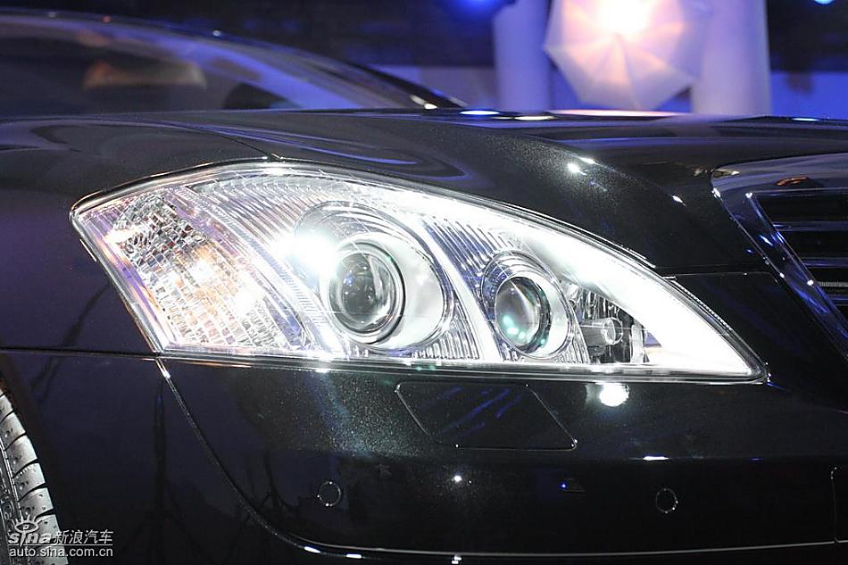 梅赛德斯-奔驰S350动感型轿车外观实拍图