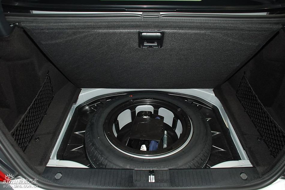 新一代奔驰S级轿车实拍图片欣赏