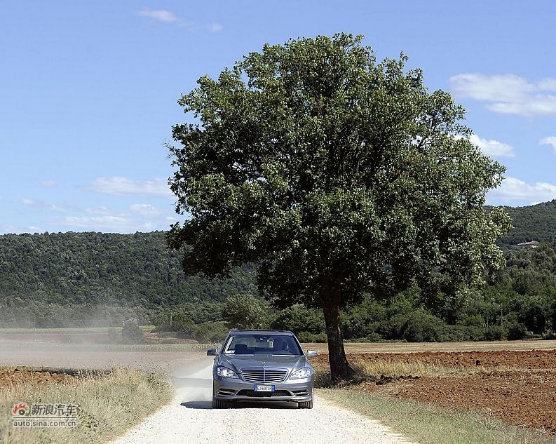 2012款奔驰S级豪华版