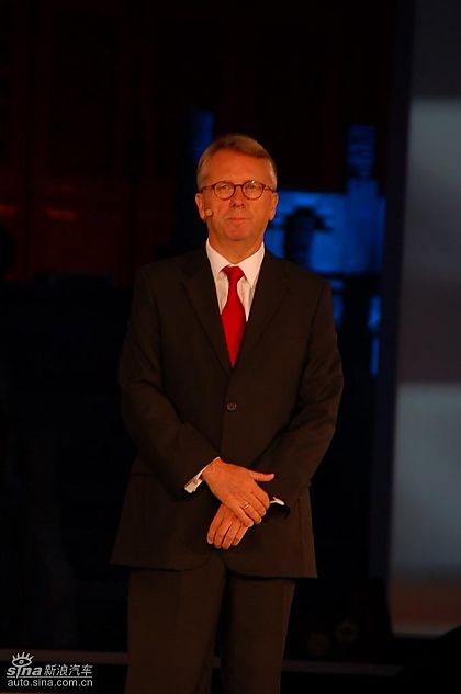 戴姆勒东北亚董事长华立新