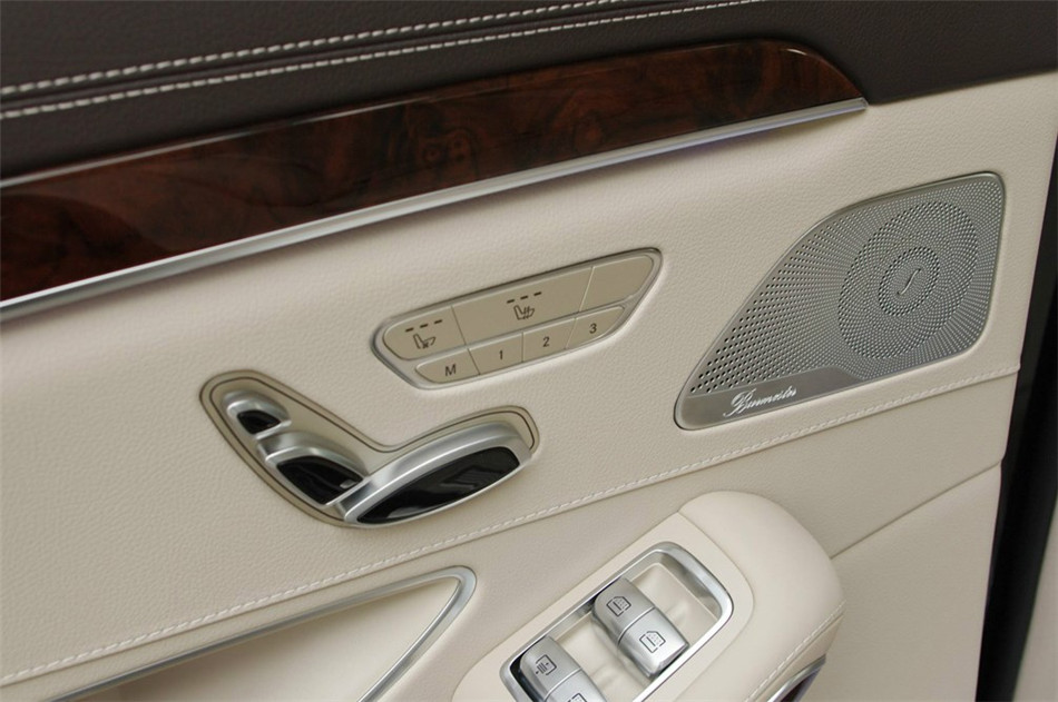 奔驰S级  2014款 S500L 座椅空间