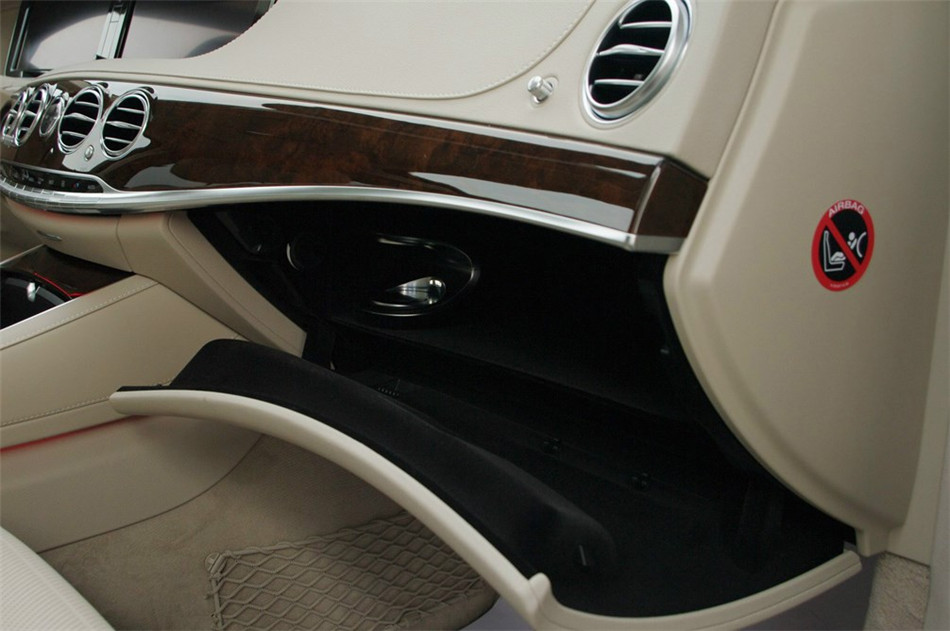 奔驰S级  2014款 S500L 座椅空间