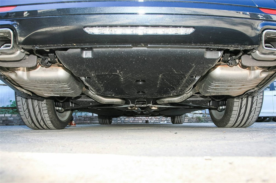 奔驰S级  2014款 S500L 引擎底盘