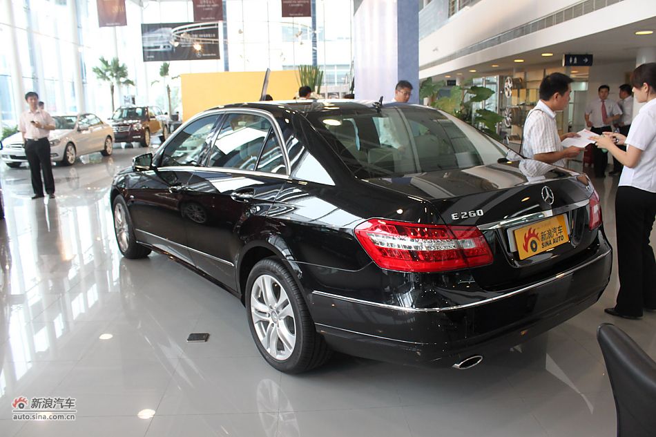 奔驰E260 CGI时尚型