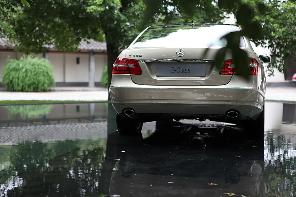 全新一代E300外观图片