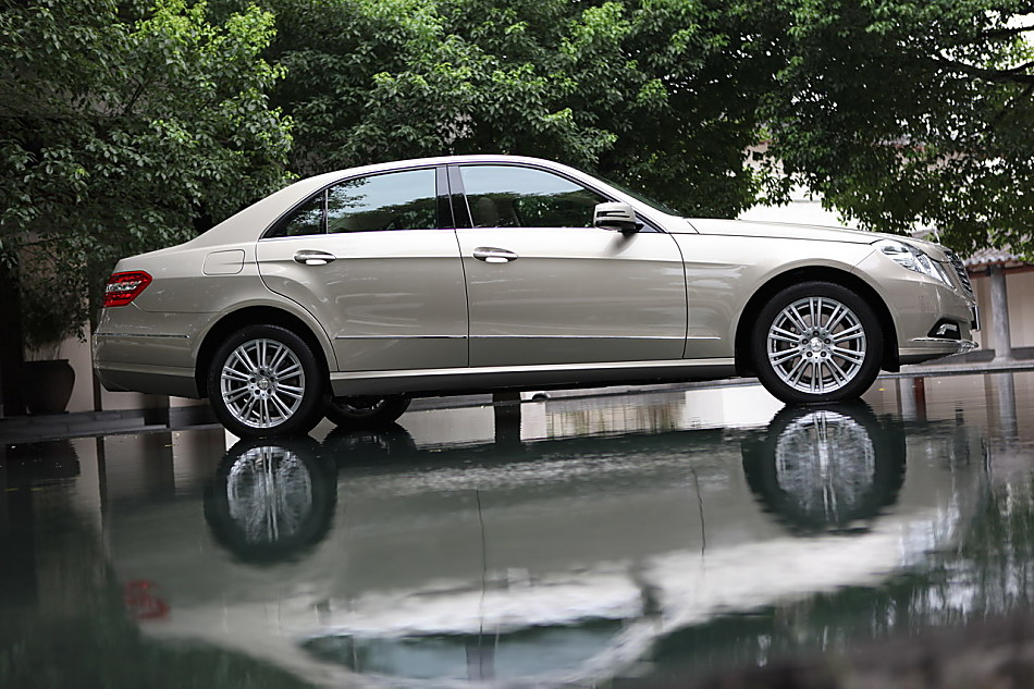 全新一代E300外观图片